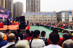 导演周禹笙任歌唱比赛评委 另类点评妙语连珠